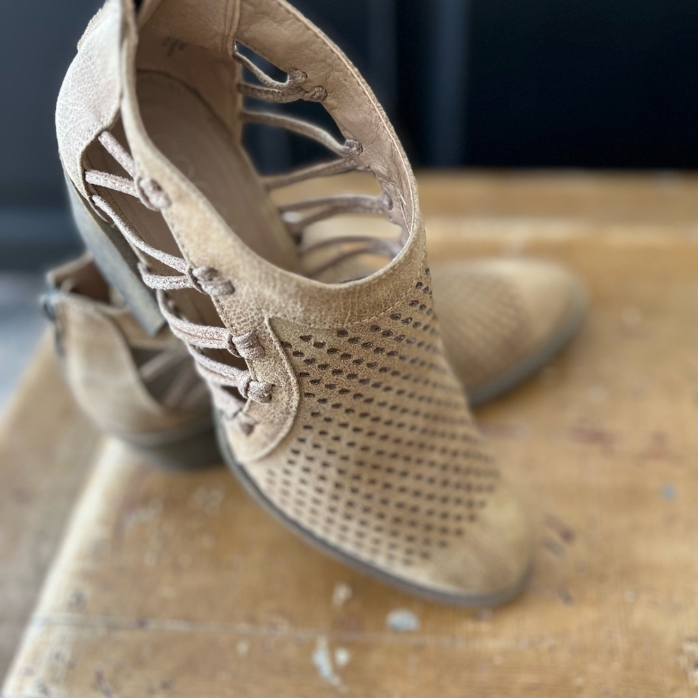 Ankle Bootie - Picture 5 of 5